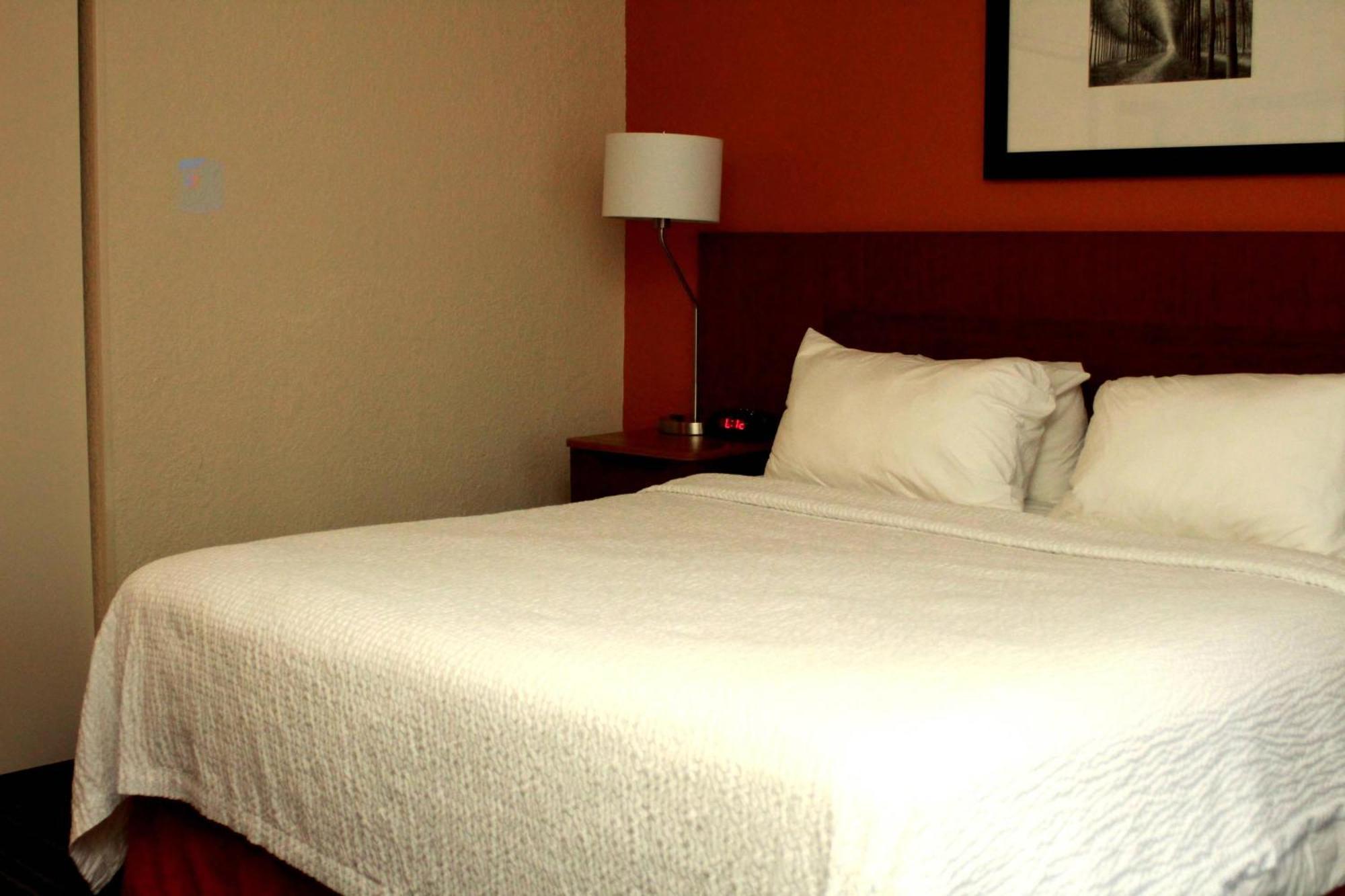Fairfield Inn & Suites By Marriott Fairmont Extérieur photo