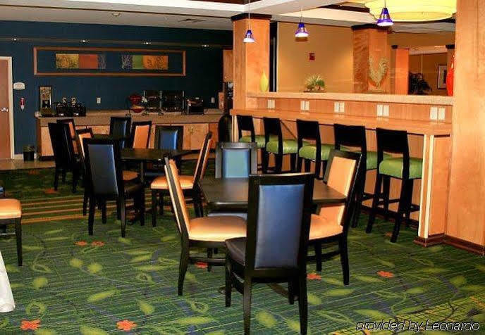 Fairfield Inn & Suites By Marriott Fairmont Extérieur photo